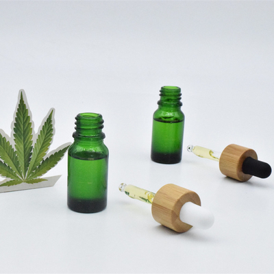 aceite el 30% lleno 30ml  del extracto CBD del cáñamo del espectro del 5%